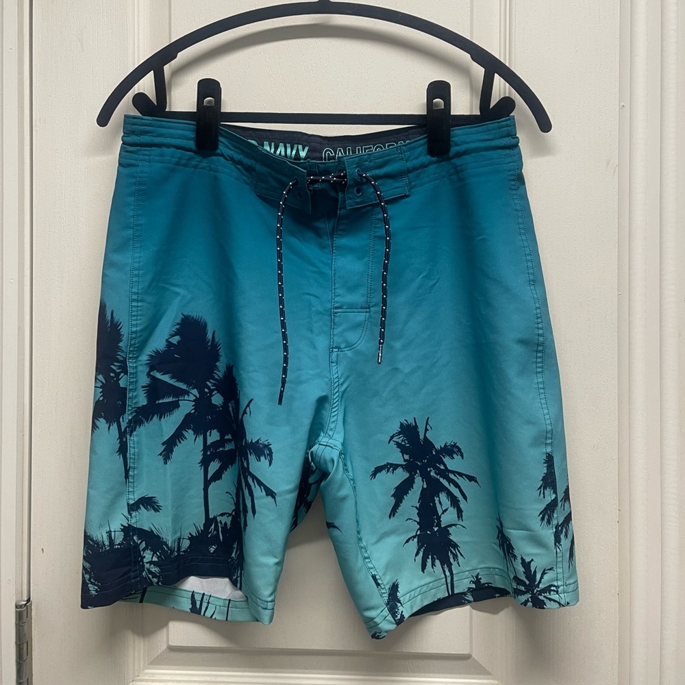 part of swim bundle (3/$12 men’s swim things)